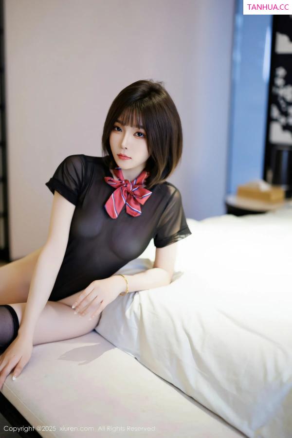  [XiuRen]高清写真图 2025.12.23 No.11138 莉芝荔枝 圣诞主题第36张图片